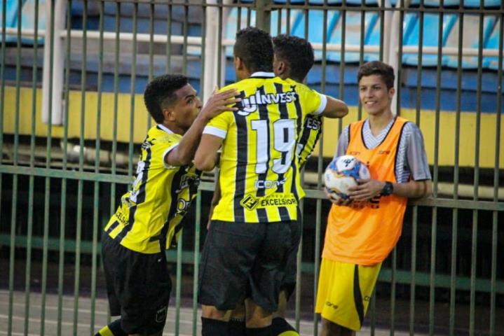 Voltaço vence e reassume a liderança do Grupo B