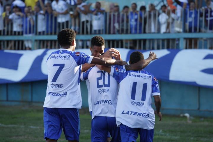 Goytacaz vence e volta ao G2