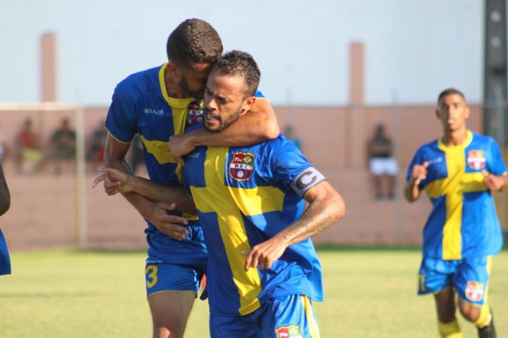 Barcelona vence e assume vice-liderança do Grupo B