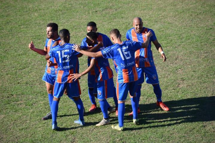 Duque de Caxias vence o America no Marrentão