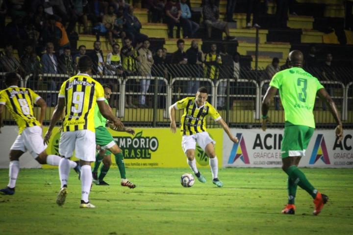 Luís Gustavo projeta decisão contra o São José-RS