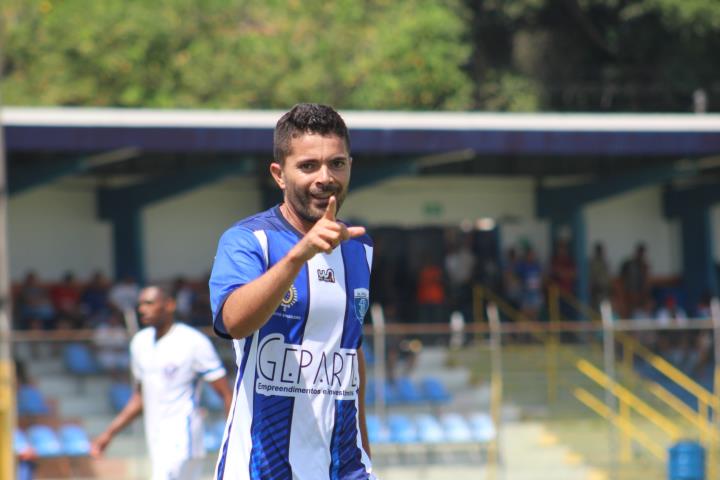 São Gonçalo goleia e segue na briga pela classificação