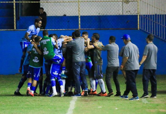 Goytacaz vence e segue firme na luta pela vaga