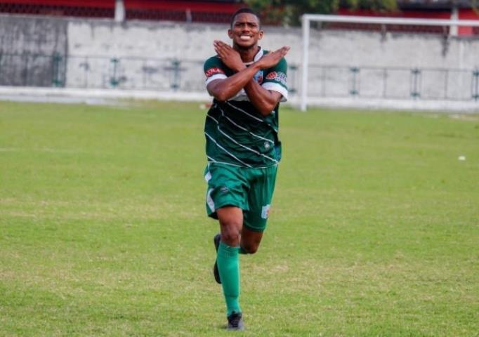 Angra vence e escapa do rebaixamento