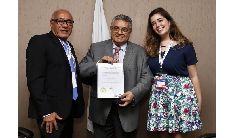 Rubens Lopes recebe maior comenda de Direito Desportivo da UFRJ