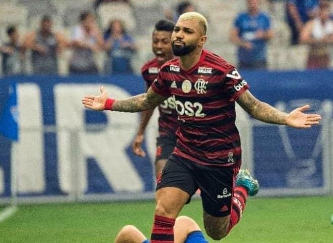 Flamengo bate o Cruzeiro e segue firme na ponta do Brasileirão