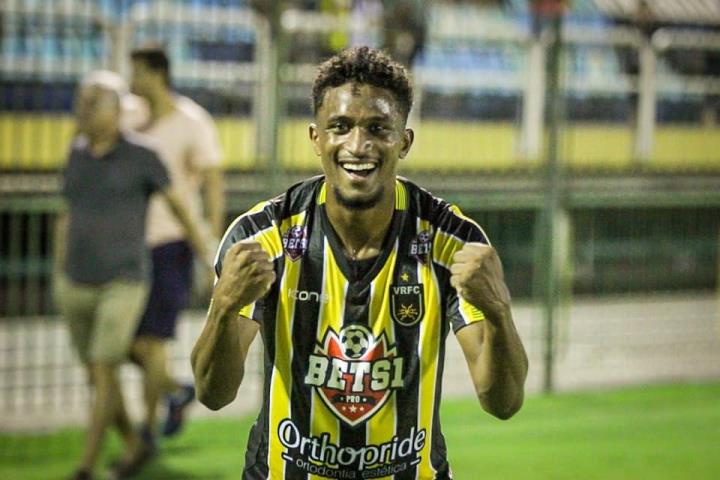 Voltaço vence o Botafogo na estreia do Carioca