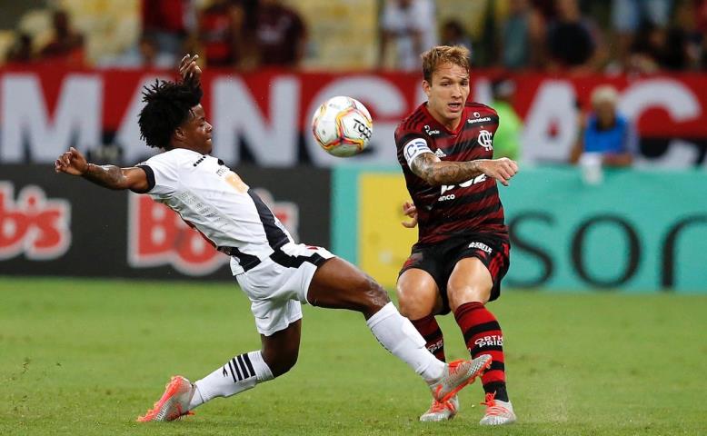 Fla vence o clássico no Maraca