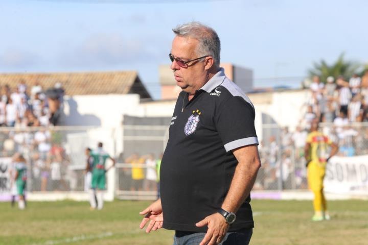 Josué Teixeira não comanda mais o Americano