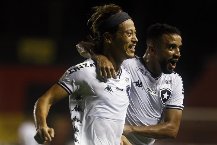 Bota vence o Sport e deixa o Z-4