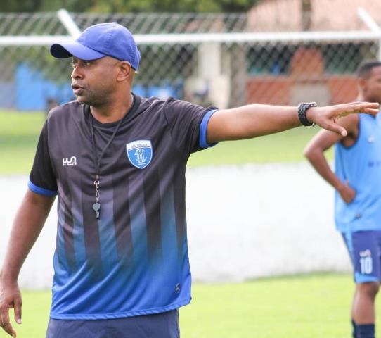 Amilton Oliveira assume o São Gonçalo