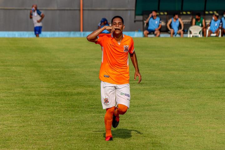 Nova Iguaçu vence a segunda na Santos Dumont