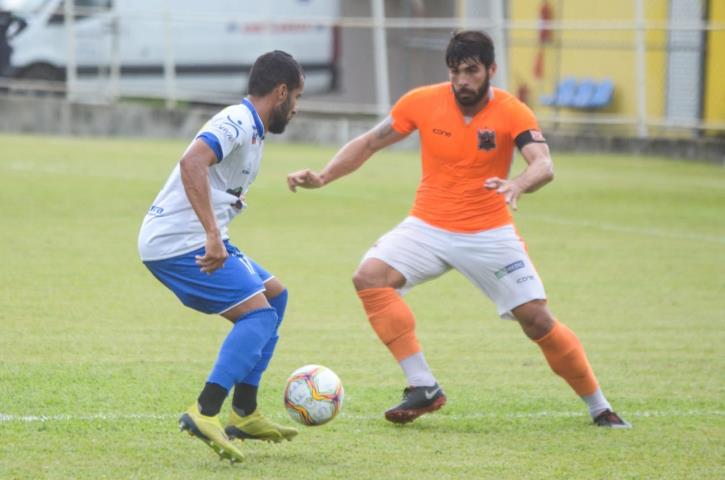 Tudo igual na primeira partida da final da B1