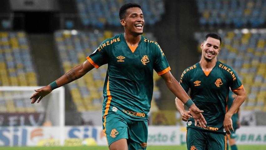 Flu bate o Furacão no Maracanã