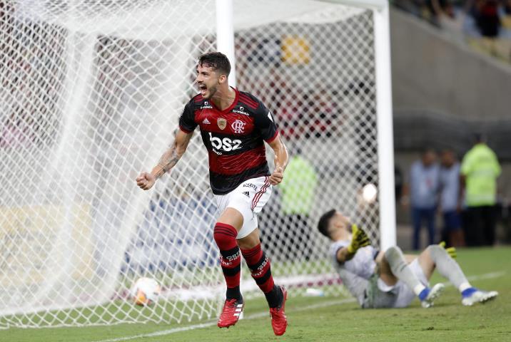 Flamengo vence a segunda na Libertadores