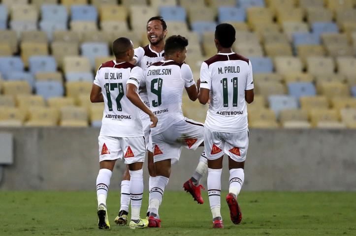 Flu vence o clássico no Maraca