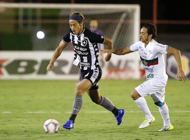 Bota empata e se classifica para semifinal