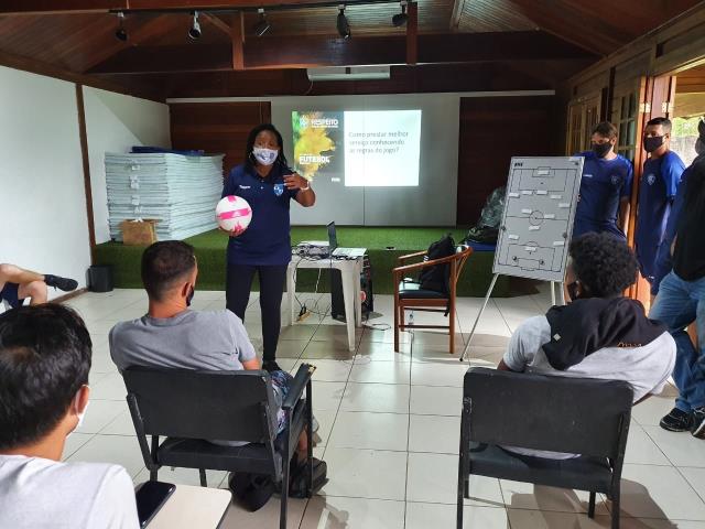 Membros da COAF ministram palestras para clubes da B1