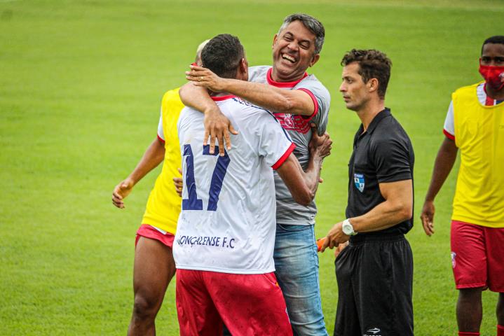 Gonçalense segue 100% com atuações "frias e calculistas"