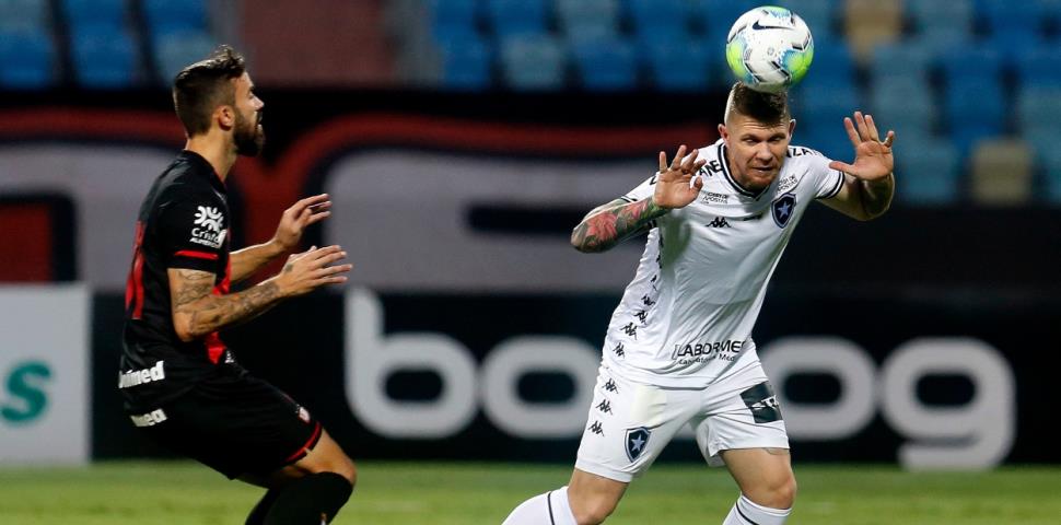 Bota fica no empate contra o Atlético/GO