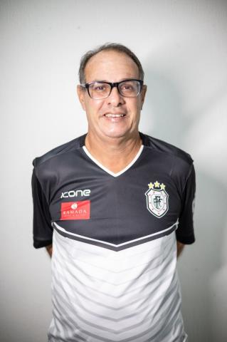 Caé ajusta detalhes para a estreia