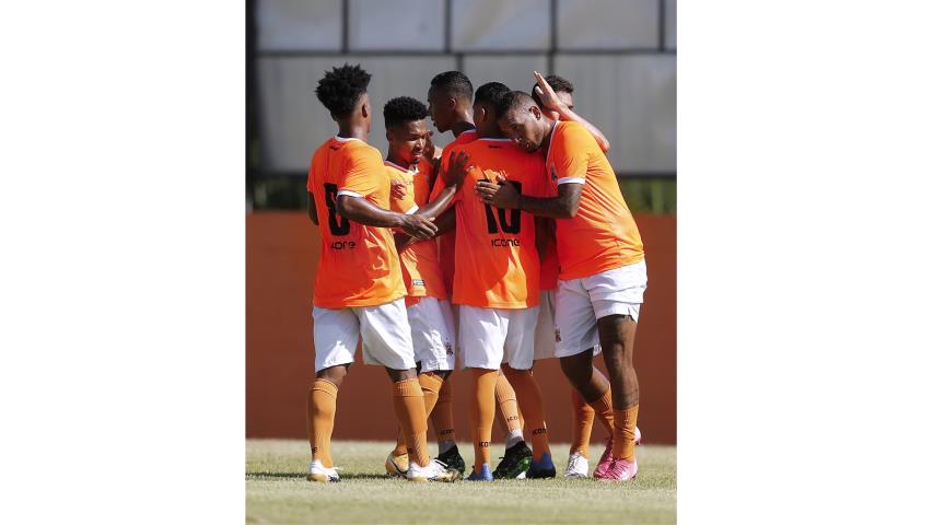 Nova Iguaçu estreia com vitória