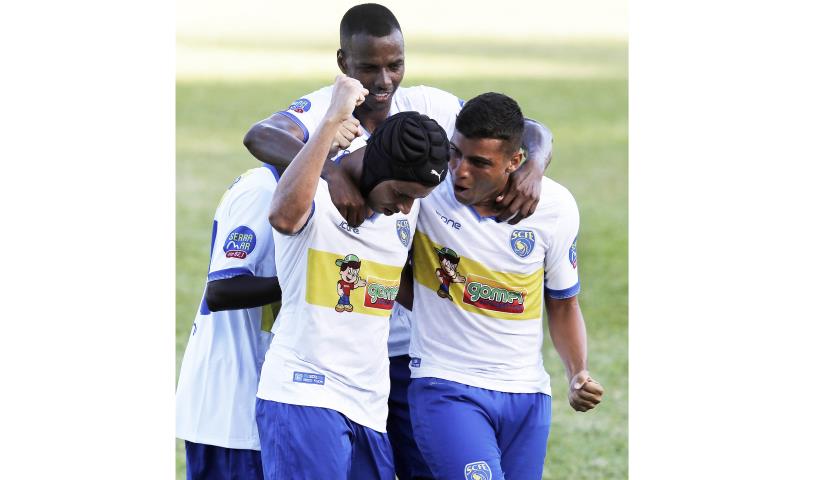 Sampaio vence na Serra e segue na briga