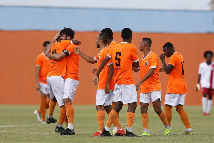 Nova Iguaçu vence novamente e segue na ponta