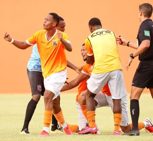 Nova Iguaçu marca nos acréscimos e garante vaga na fase principal