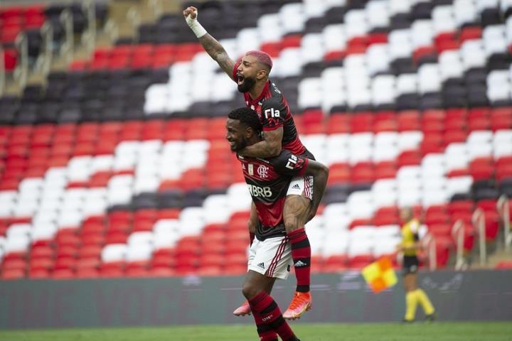 Fla vence o Inter e fica a uma vitória do título