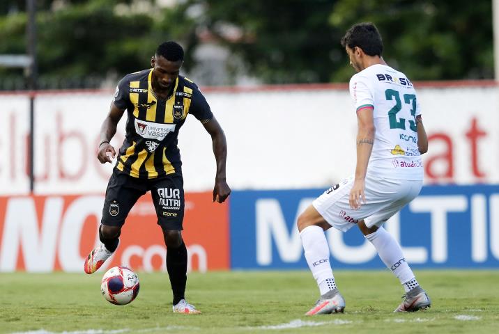 Voltaço derrota a Lusa e assume a liderança