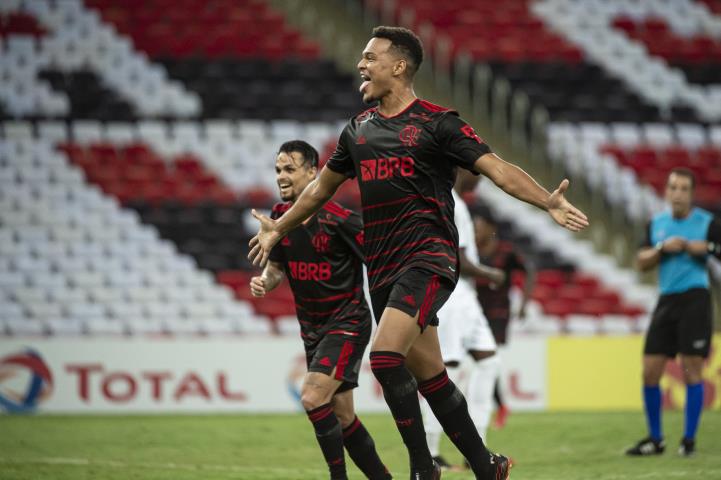 Fla goleia o Resende no Maracanã