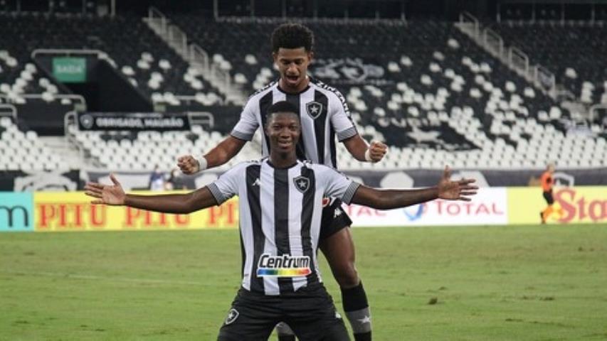 Botafogo conquista primeira vitória na Taça GB