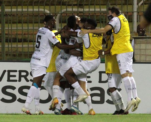 Voltaço vence o Nova Iguaçu e segue na luta pelo título da Taça GB