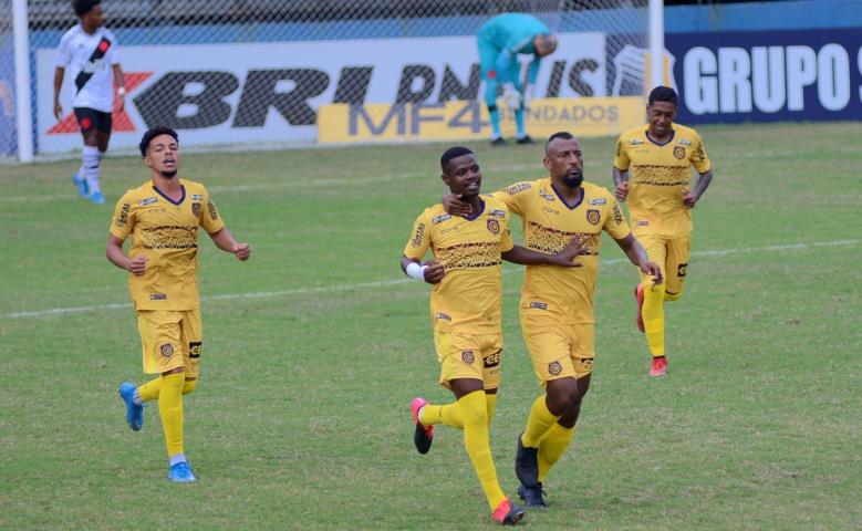 Madureira vence o Vasco e fica em vantagem