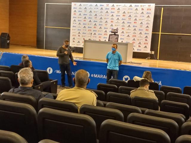 FERJ se reúne com órgãos para ajustar operação de volta do público aos estádios