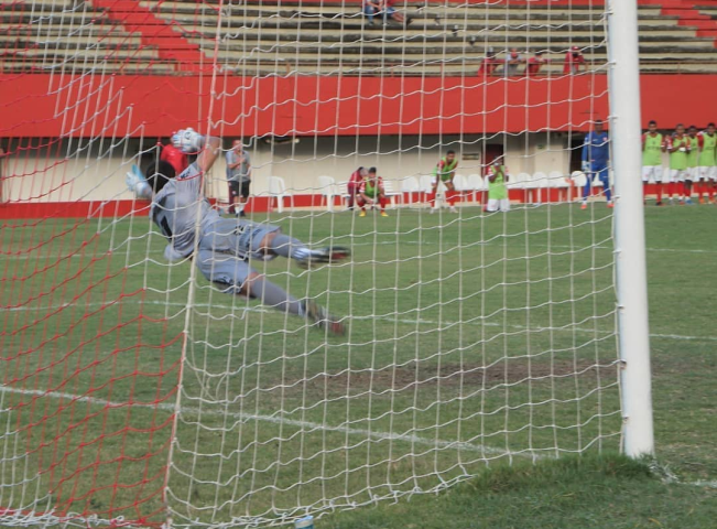 Nos pênaltis, Americano avança para a semifinal da Copa Rio