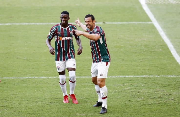 Fluminense vence e segue subindo no Brasileirão