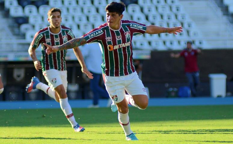 Cano marca e Flu assume a ponta do Cariocão Berfair