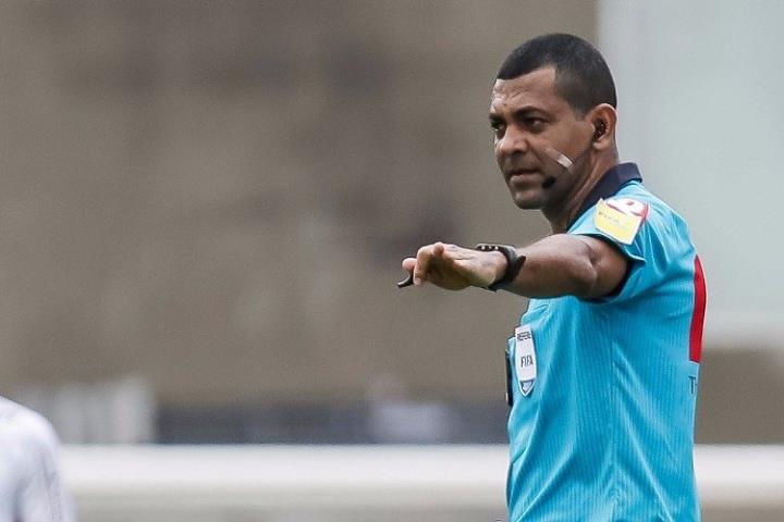 Wagner do Nascimento Magalhães apita Madureira x Vasco