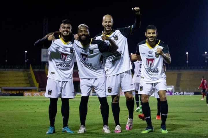 Virada coloca Voltaço em terceiro na Série C