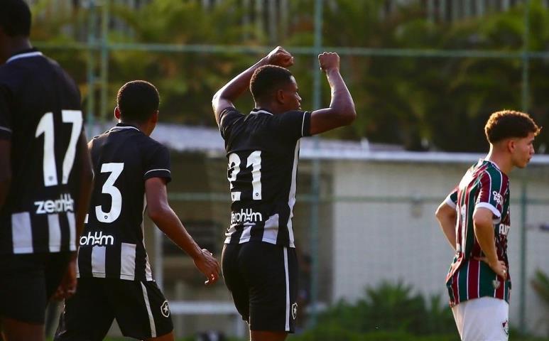 Botafogo vai enfrentar o Vasco na decisão do Guilherme Embry