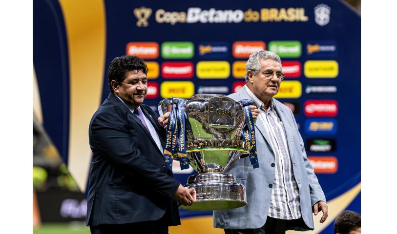 Presidente da FERJ na premiação do Flamengo