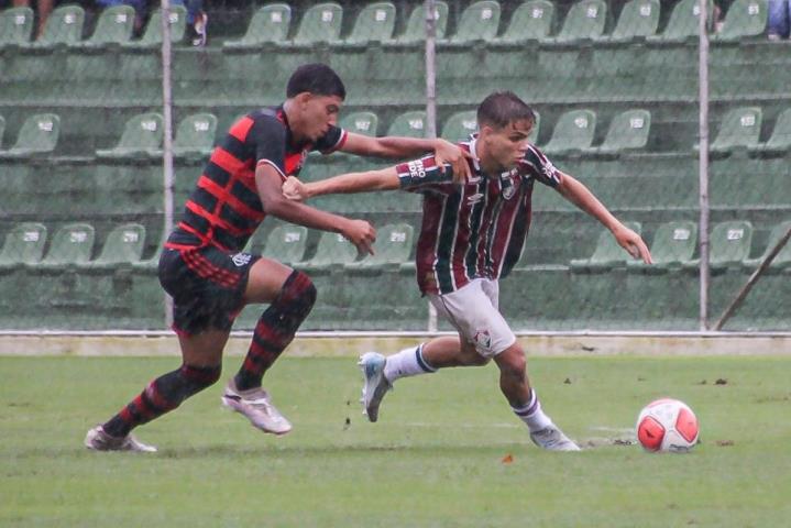 Carioca Sub-15: Flu e Fla empatam no primeiro jogo da decisão