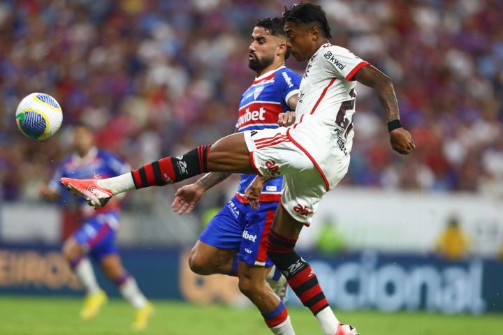 Tudo igual entre Fla e Fortaleza