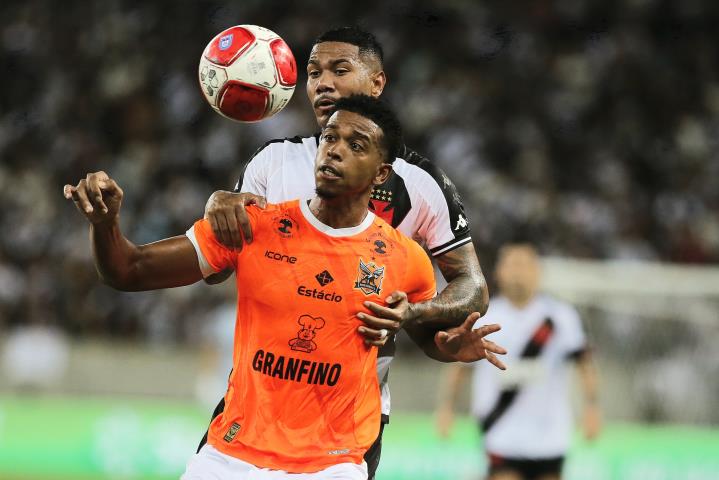 Vasco e Nova Iguaçu ficam iguais no Maracanã