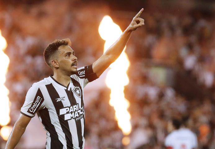 Triunfo faz Botafogo ficar em vantagem na Copa do Brasil