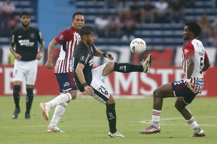 Botafogo joga bem, mas empata e se classifica em segundo