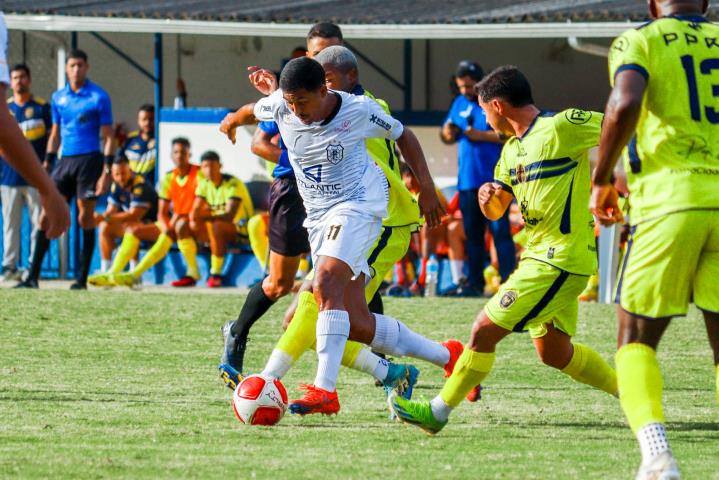 Petrópolis e Americano empatam na Cidade Imperial