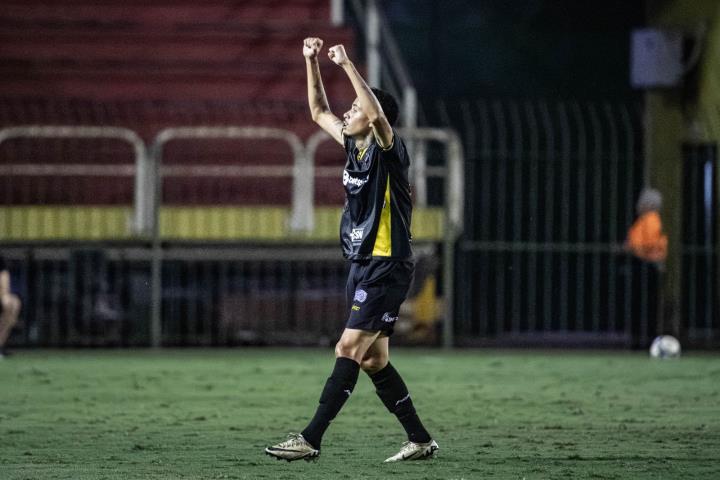 Voltaço bate o Caxias-RS e salta para a ponta na Série C
